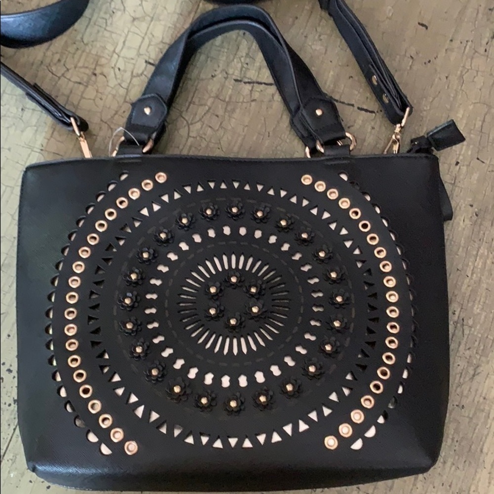 *NWOT* CHINESE LAUNDRY Annabelle Laser Cut Handbag